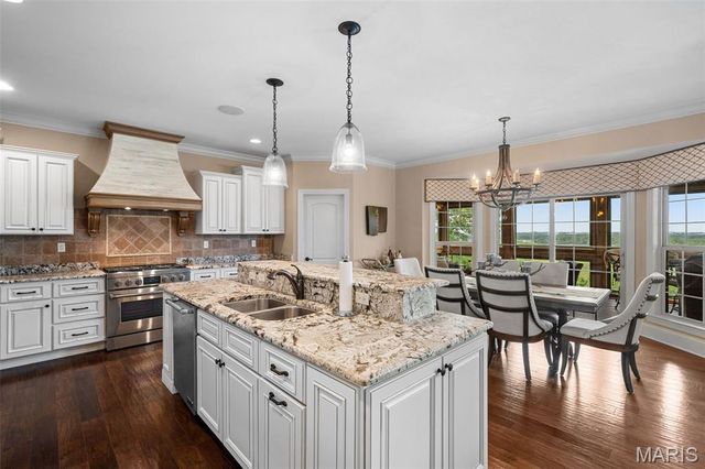 4252 Napa View Lane, St Charles, MO 63304