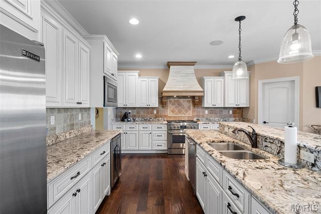 4252 Napa View Lane, St Charles, MO 63304