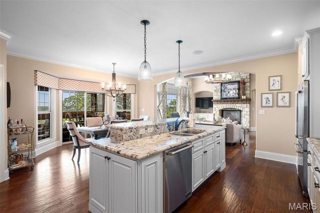 4252 Napa View Lane, St Charles, MO 63304