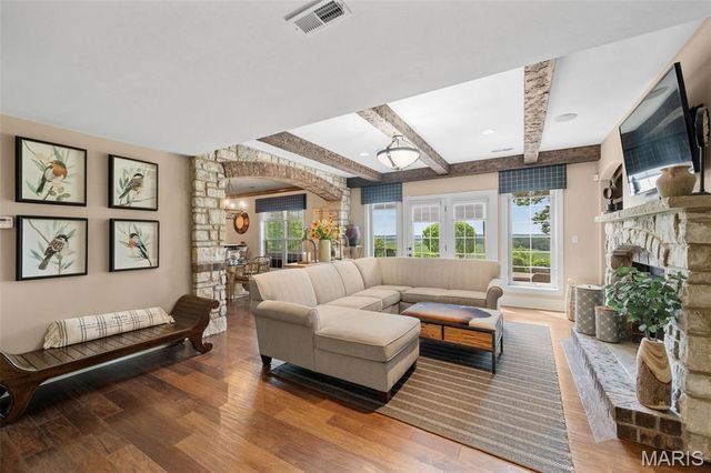 4252 Napa View Lane, St Charles, MO 63304