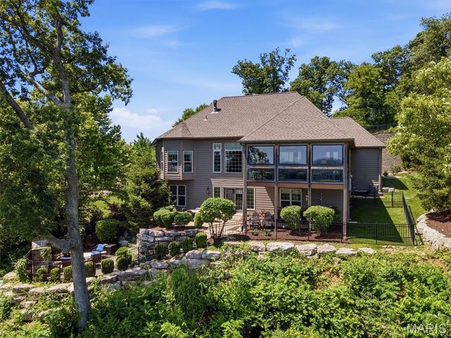 4252 Napa View Lane, St Charles, MO 63304