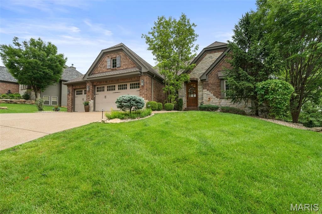 4252 Napa View Lane, St Charles, MO 63304