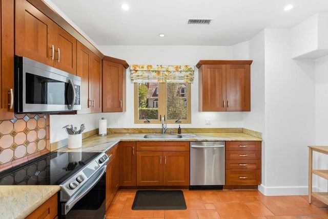 5622 Taft, La Jolla, CA 92037