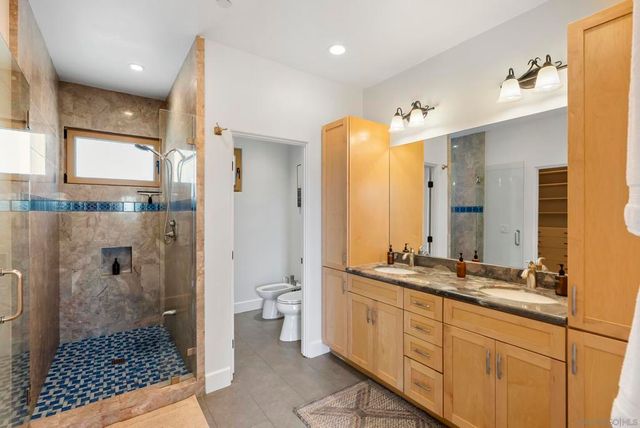 5622 Taft, La Jolla, CA 92037
