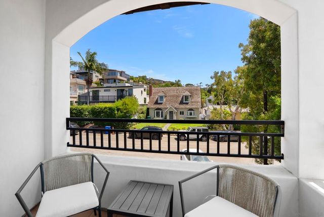 5622 Taft, La Jolla, CA 92037