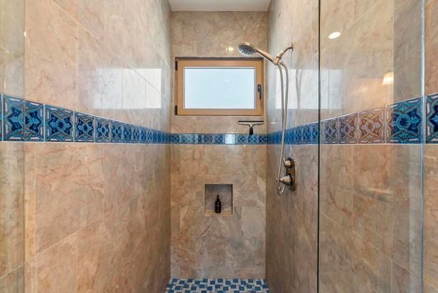 5622 Taft, La Jolla, CA 92037