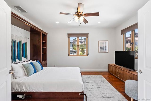 5622 Taft, La Jolla, CA 92037
