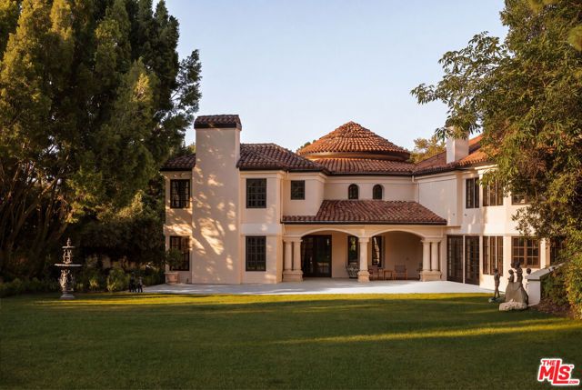 3829 Hayvenhurst Drive, Los Angeles, CA 91436