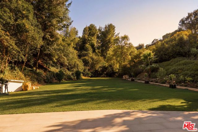 3829 Hayvenhurst Drive, Los Angeles, CA 91436
