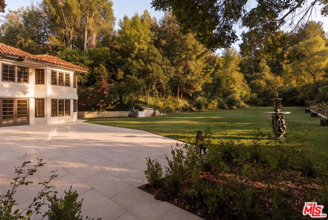 3829 Hayvenhurst Drive, Los Angeles, CA 91436