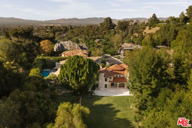 3829 Hayvenhurst Drive, Los Angeles, CA 91436
