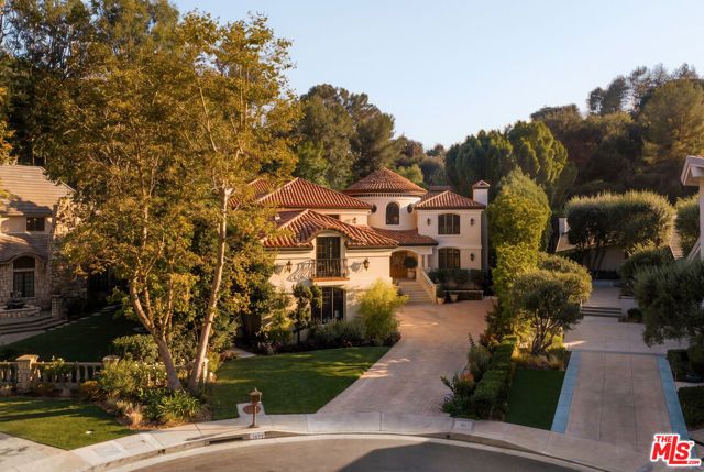 3829 Hayvenhurst Drive, Los Angeles, CA 91436