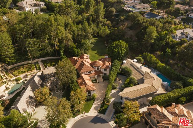 3829 Hayvenhurst Drive, Los Angeles, CA 91436