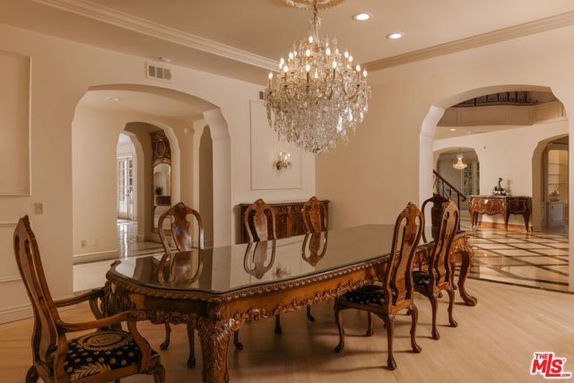 3829 Hayvenhurst Drive, Los Angeles, CA 91436