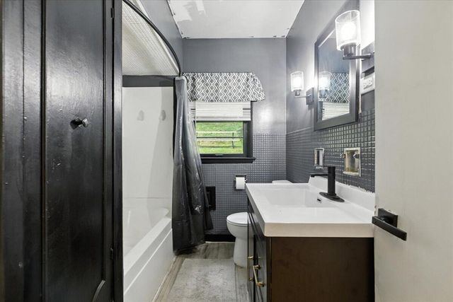 427 FLEMING Avenue, Council Bluffs, IA 51503