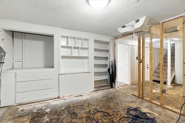 427 FLEMING Avenue, Council Bluffs, IA 51503