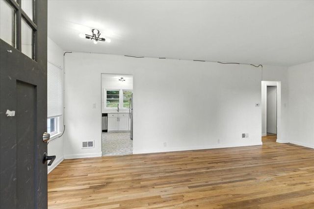 427 FLEMING Avenue, Council Bluffs, IA 51503