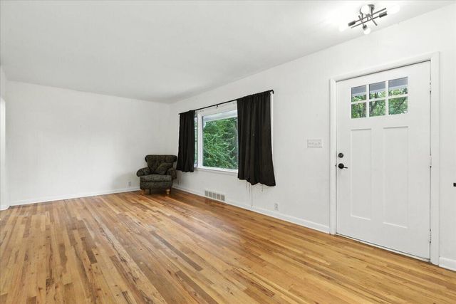 427 FLEMING Avenue, Council Bluffs, IA 51503