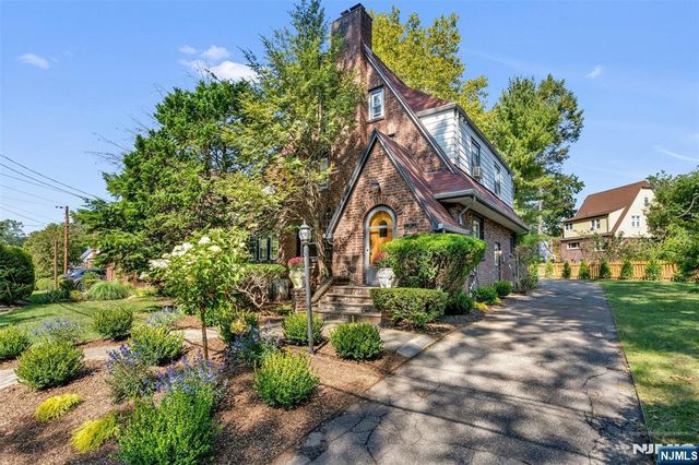 65 Merrison Street, Teaneck, NJ 07666