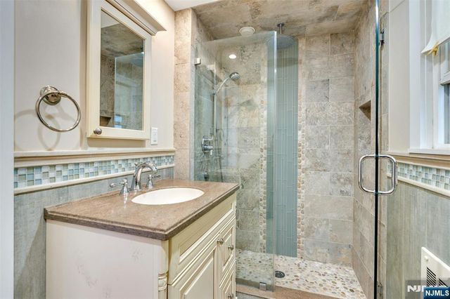 65 Merrison Street, Teaneck, NJ 07666