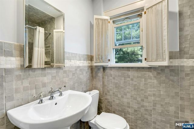 65 Merrison Street, Teaneck, NJ 07666