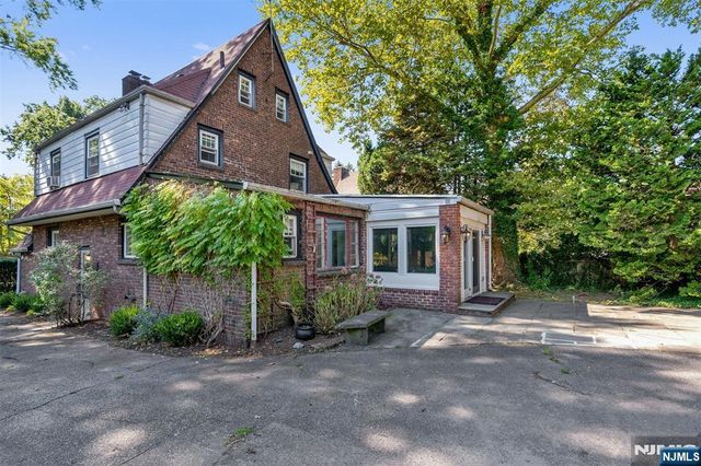 65 Merrison Street, Teaneck, NJ 07666