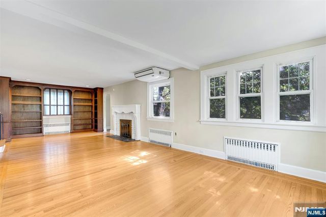 65 Merrison Street, Teaneck, NJ 07666