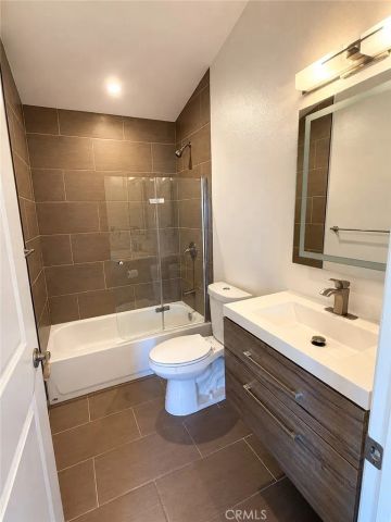 20737 Tiara Street, Woodland Hills, CA 91367