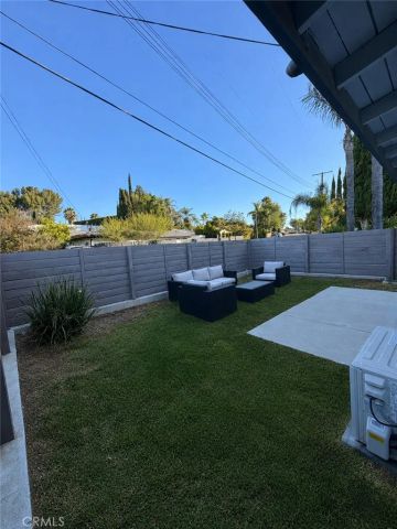 20737 Tiara Street, Woodland Hills, CA 91367