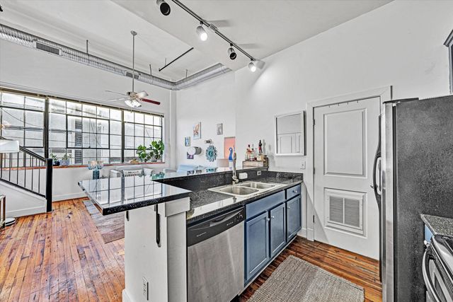 319 Campbell Ave SW Apt 206, Roanoke, VA 24016