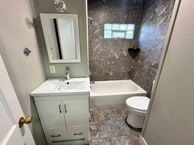 1061 Cottage Place, Joliet, IL 60436