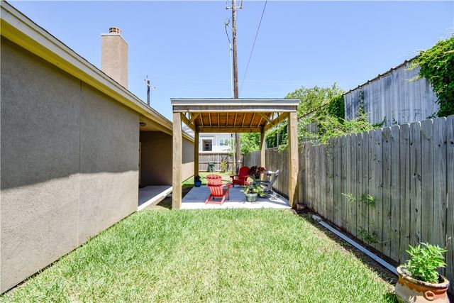 4002 Rayado Creek Dr, Corpus Christi, TX 78414