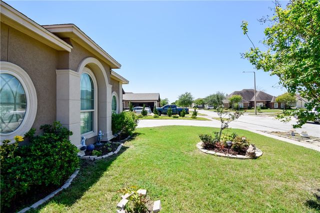 4002 Rayado Creek Dr, Corpus Christi, TX 78414