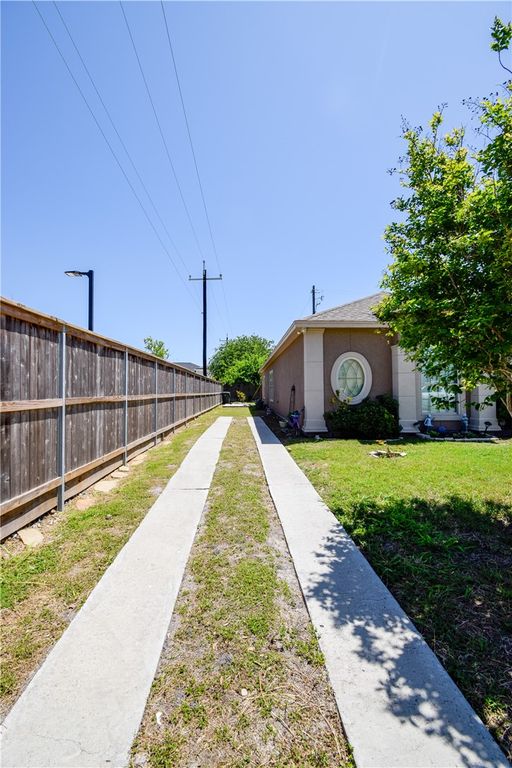4002 Rayado Creek Dr, Corpus Christi, TX 78414 — photo 4