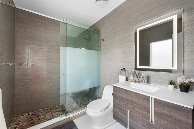 970 S Shore Dr, Miami Beach, FL 33141