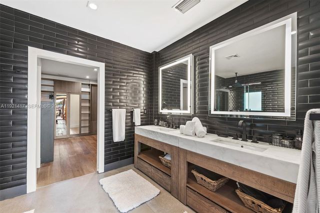 970 S Shore Dr, Miami Beach, FL 33141