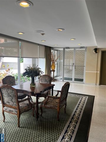 301 Beech Street 10I, Hackensack, NJ 07601