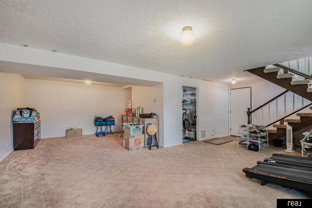 10941 X Street, Omaha, NE 68137