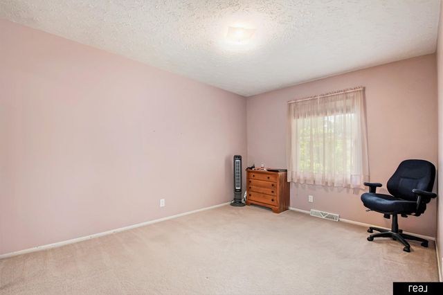 10941 X Street, Omaha, NE 68137