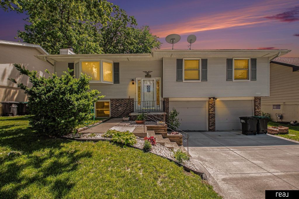 10941 X Street, Omaha, NE 68137