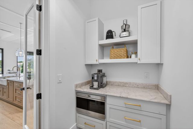 13401 Artisan Circle, Palm Beach Gardens, FL 33418