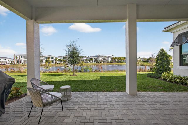 13401 Artisan Circle, Palm Beach Gardens, FL 33418