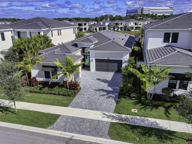 13401 Artisan Circle, Palm Beach Gardens, FL 33418