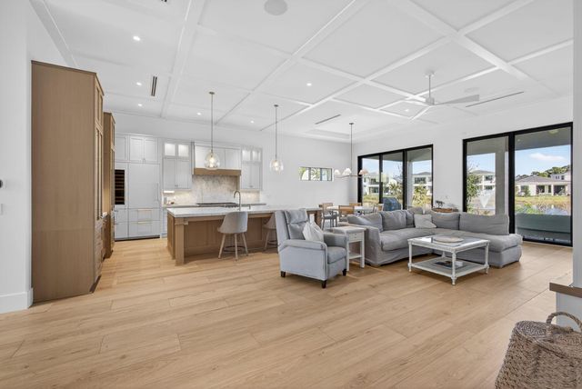 13401 Artisan Circle, Palm Beach Gardens, FL 33418