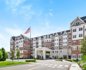 990 Corporate Drive 207, Westbury, NY 11590