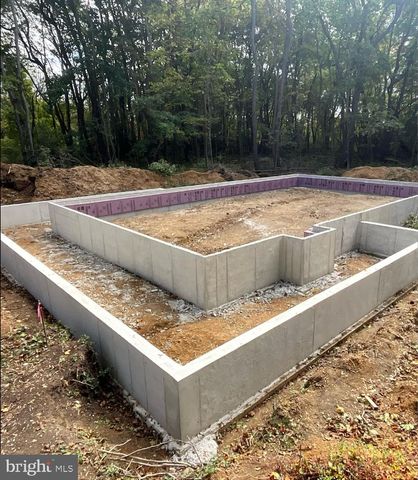 106 WOLF AVE, Glassboro, NJ 08028