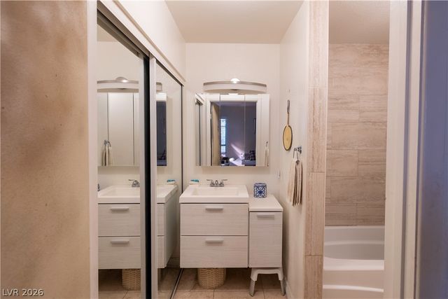 4847 South Torrey Pines Drive 102, Las Vegas, NV 89103