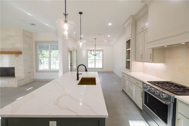 2065 Lone Star Lane, Franklin, TX 77856