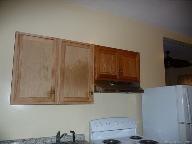 1 Eastview Street FRONT, Hartford, CT 06114
