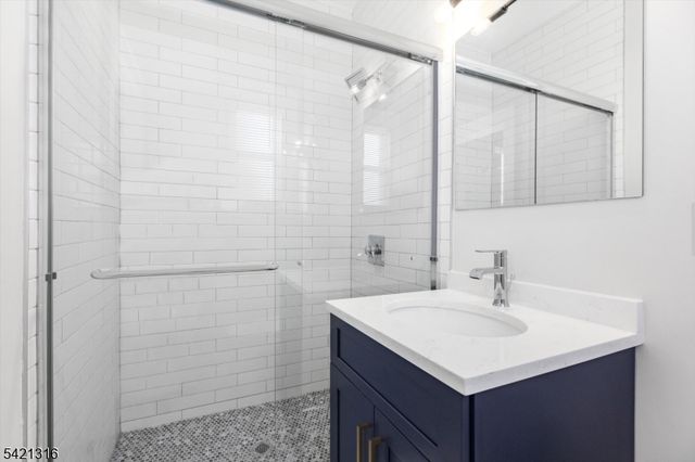 25 Waldo Ave 3, Bloomfield Twp., NJ 07003